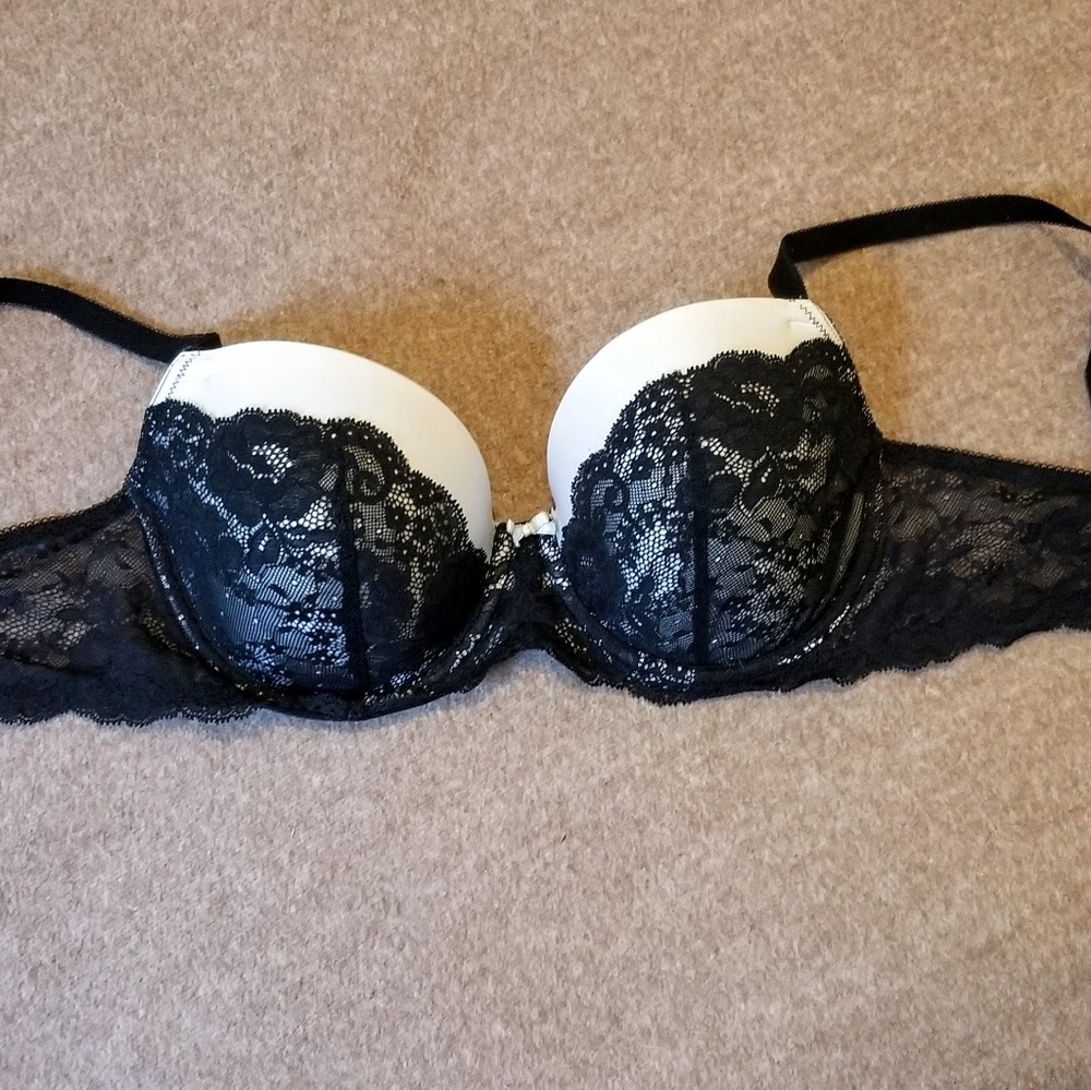 ❌SOLD❌VS Lined Demi Size 34DD - Picture 3 of 8